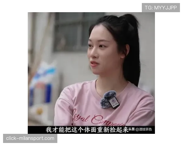 吴柳芳机场那身行头,我的十年存款瞬间觉得自己不够格 吴柳芳机场那身行头,我的十年存款瞬间觉得自己不够格